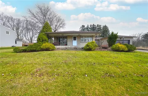 25 Sunrise, West Seneca, NY 14224