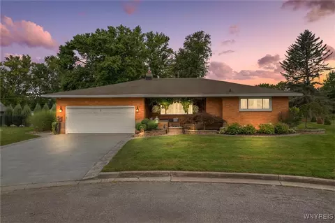 1 Frank Ct, West Seneca, NY 14224