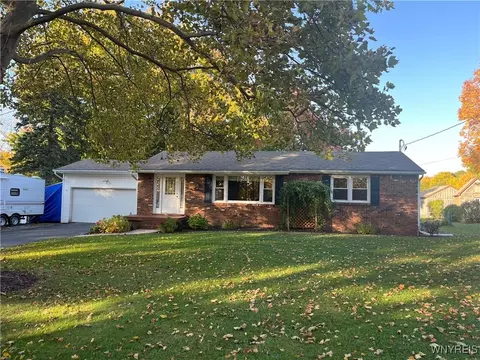 551 Stolle Rd, Elma, NY 14059