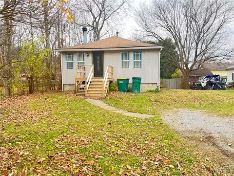 808 Church Rd, Bennington, NY 14037