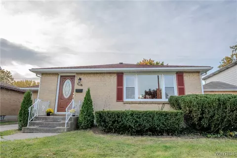 191 Lydia Ln, Cheektowaga, NY 14225