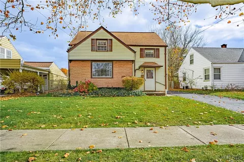 623 81st St, Niagara Falls, NY 14304
