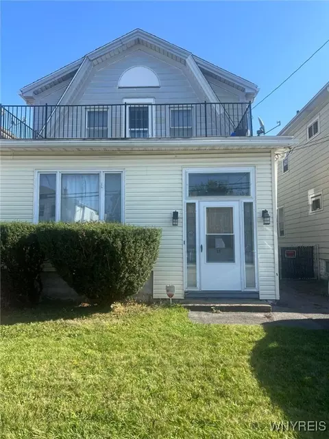11 Courtland Ave, Buffalo, NY 14215
