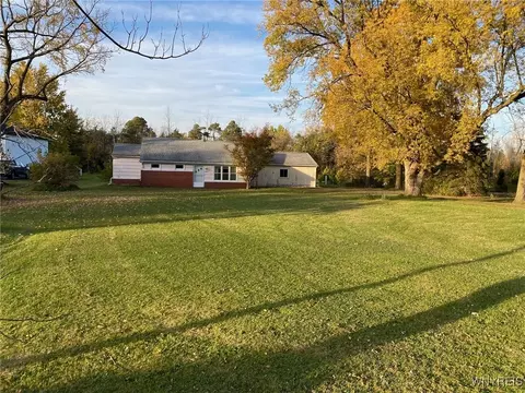 6371 Clinton St, Elma, NY 14059