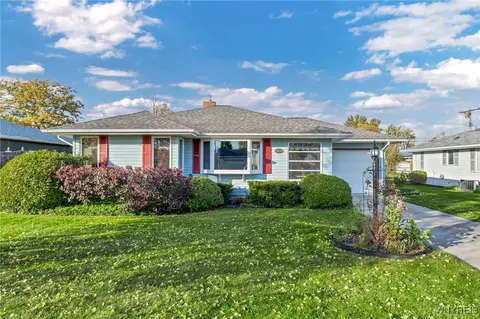 1433 Red Jacket Rd, Grand Island, NY 14072