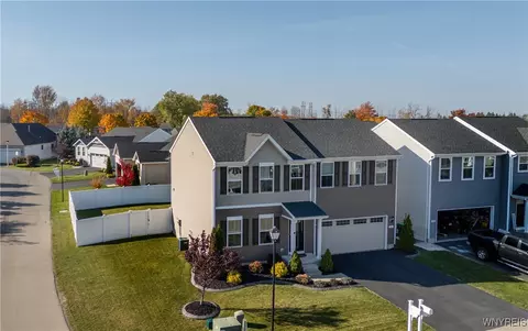 2 Stelle St, Hamburg, NY 14075