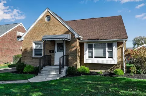 177 Lyndale Ct, West Seneca, NY 14224