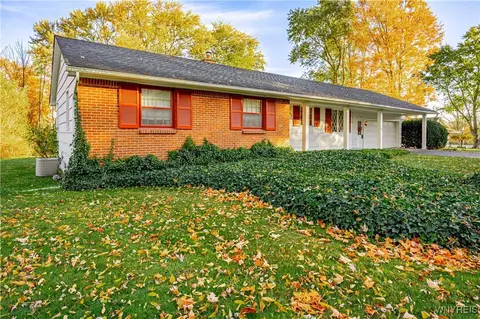 5050 Baer Rd, Cambria, NY 14132