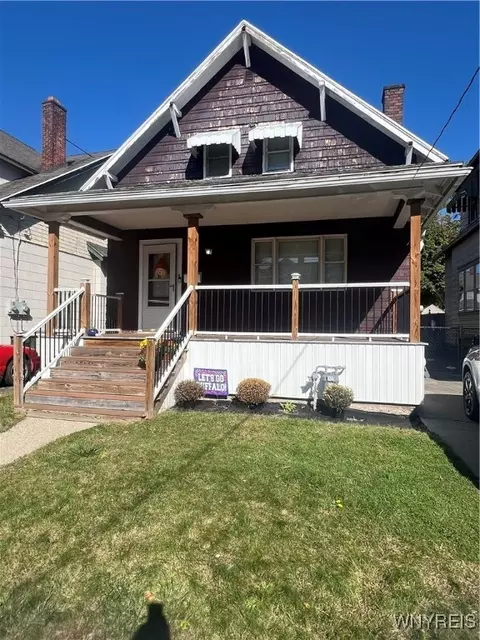 42 Junior Ave, West Seneca, NY 14210