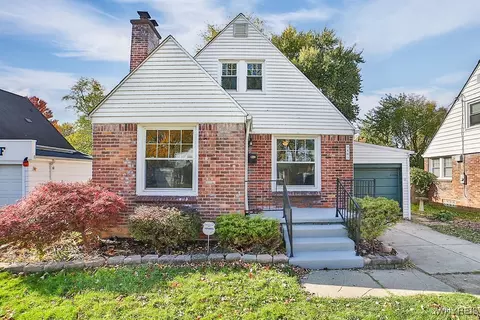 40 Vernon Dr, Cheektowaga, NY 14225