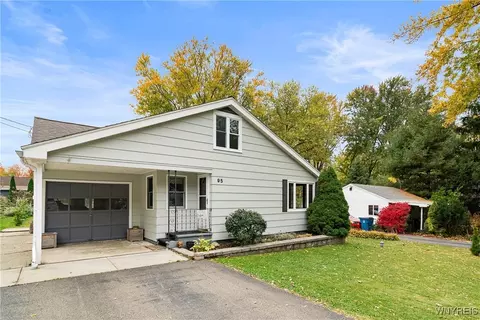 95 Summerdale Rd, Evans, NY 14006