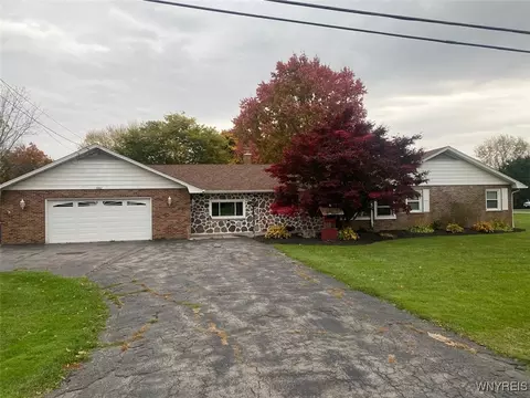 5783 Joanne Dr, Cambria, NY 14132