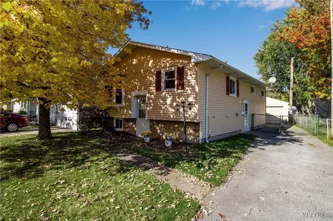 26 Hackett Dr, Tonawanda, NY 14150