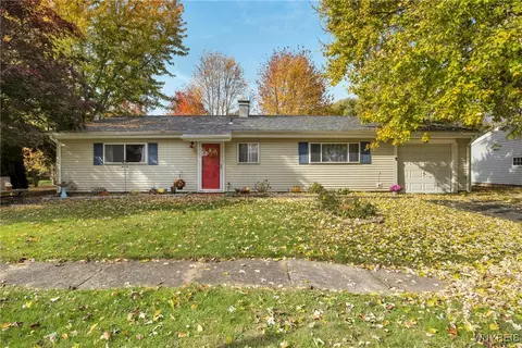 5804 Fairview Dr, Cambria, NY 14132