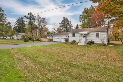 290 Maple Rd, Pembroke, NY 14036 photo 4