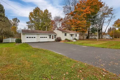 290 Maple Rd, Pembroke, NY 14036 photo 2