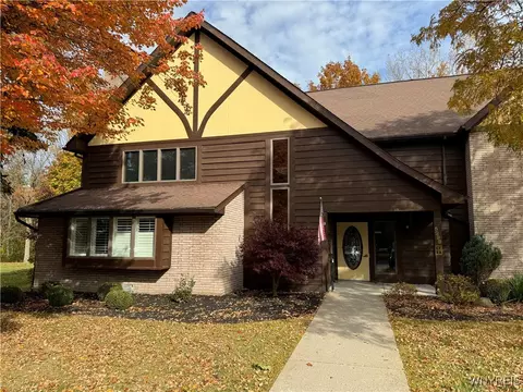 5299 Chestnut Ridge Rd #E, Orchard Park, NY 14127
