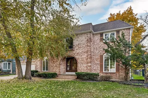 89 Autumnview Rd, Amherst, NY 14221