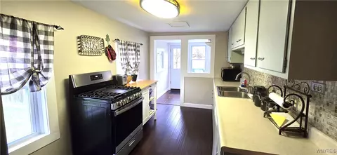 Entry Way - 9 Windsor St, Cuba, NY 14727 photo 5 of 16