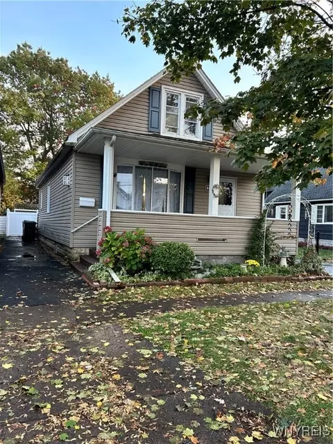 43 8th Ave, North Tonawanda, NY 14120