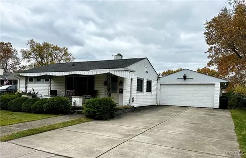194 Glenhurst Rd, Tonawanda, NY 14150