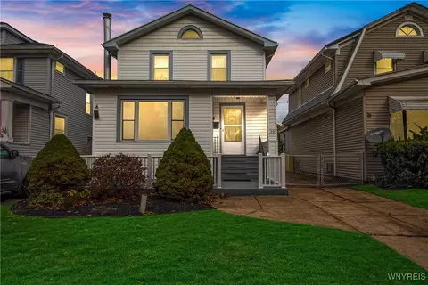 30 Taunton Pl, Buffalo, NY 14216