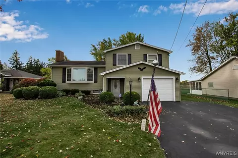 7056 Akron Rd, Lockport, NY 14094