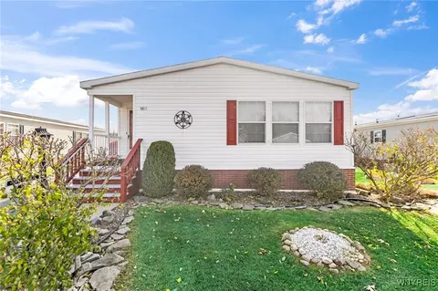 9811 Kingsthorpe Ter, Clarence, NY 14031