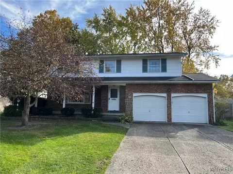 127 Pin Oak Dr, Amherst, NY 14221