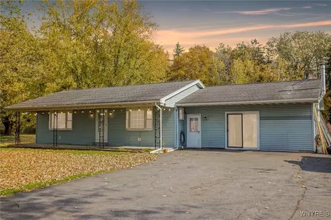 6507 Alleghany Rd, Alabama, NY 14013