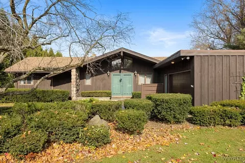 2009 Ridge Rd, Lewiston, NY 14092