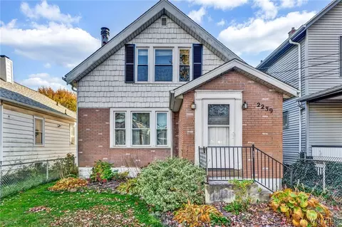 2239 Linwood Ave, Niagara Falls, NY 14305
