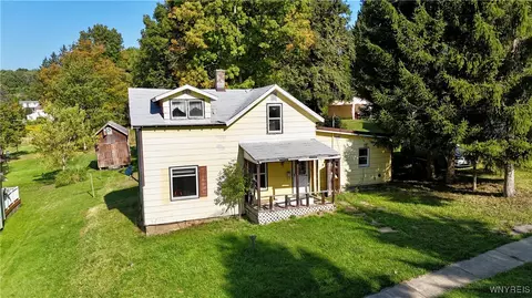 27 W Marvin St, Mayville, NY 14757