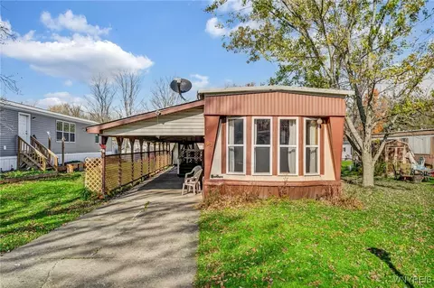 93 Bush Gdns, Marilla, NY 14004