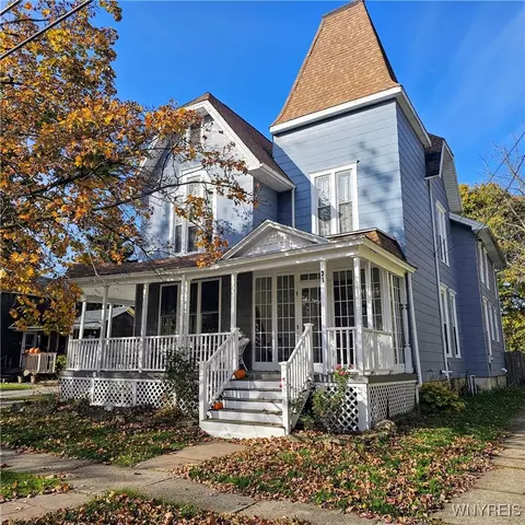 31 Lewis St, Lockport, NY 14094