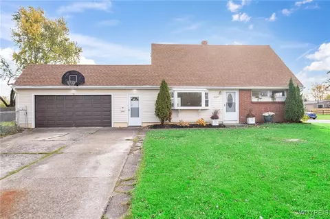 1127 Carter Dr, Grand Island, NY 14072