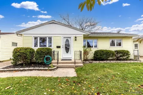23 Winkler Dr, Tonawanda, NY 14150