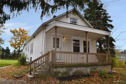 690 Bullis Rd, Elma, NY 14059