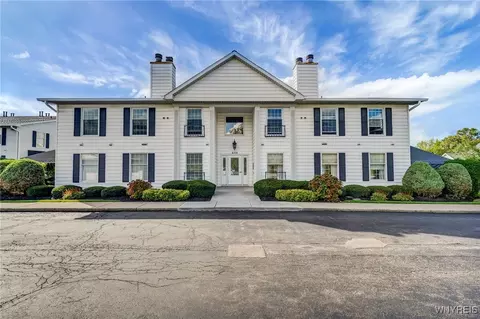 650 Youngs Rd #C, Amherst, NY 14221