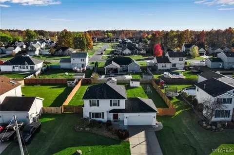 2636 Ferchen St, Wheatfield, NY 14304