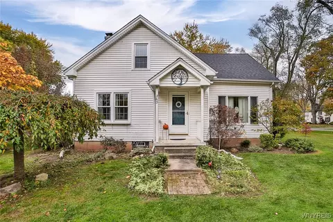 365 N 4th St, Lewiston, NY 14092