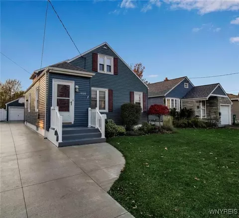1026 92nd St, Niagara Falls, NY 14304