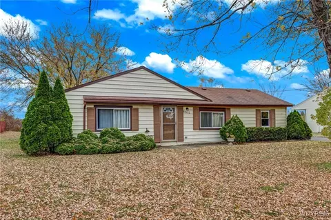 6611 Walmore Rd, Wheatfield, NY 14304