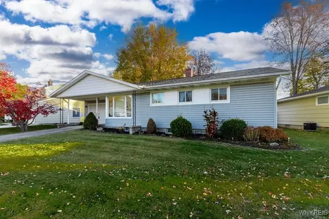 1283 Greenbrier Ln, North Tonawanda, NY 14120