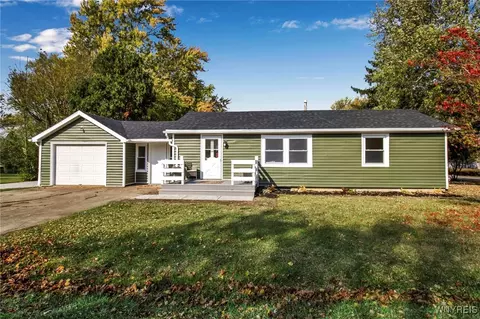 4606 Exeter Ter, Hamburg, NY 14075