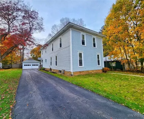 20 Fawn Ave, Salamanca, NY 14779