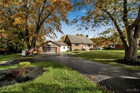 300 Michael Rd, Orchard Park, NY 14127