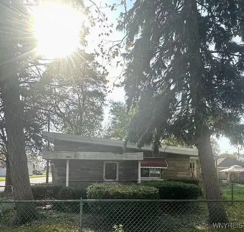 2641 Welch Ave, Niagara Falls, NY 14303