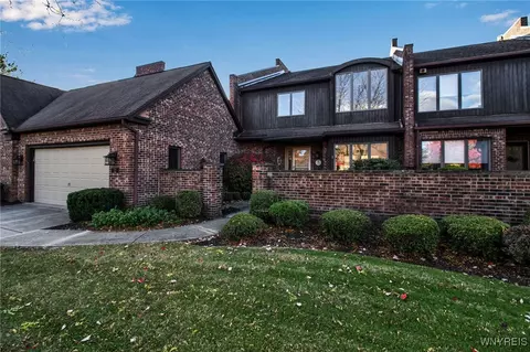 12 Hidden Rdg, Amherst, NY 14221