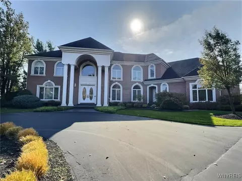 9665 Rocky Pt, Clarence, NY 14031